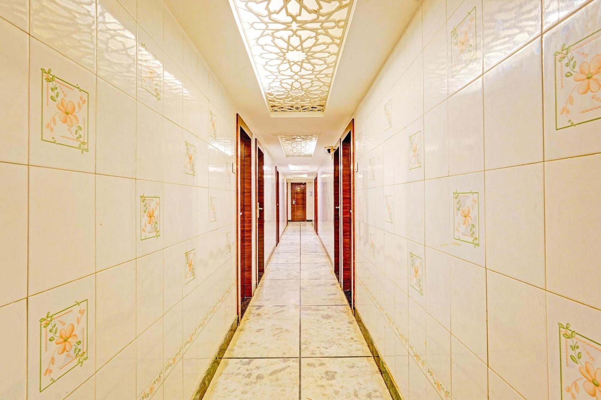 Hotel O Admire Suit Csennai Kültér fotó