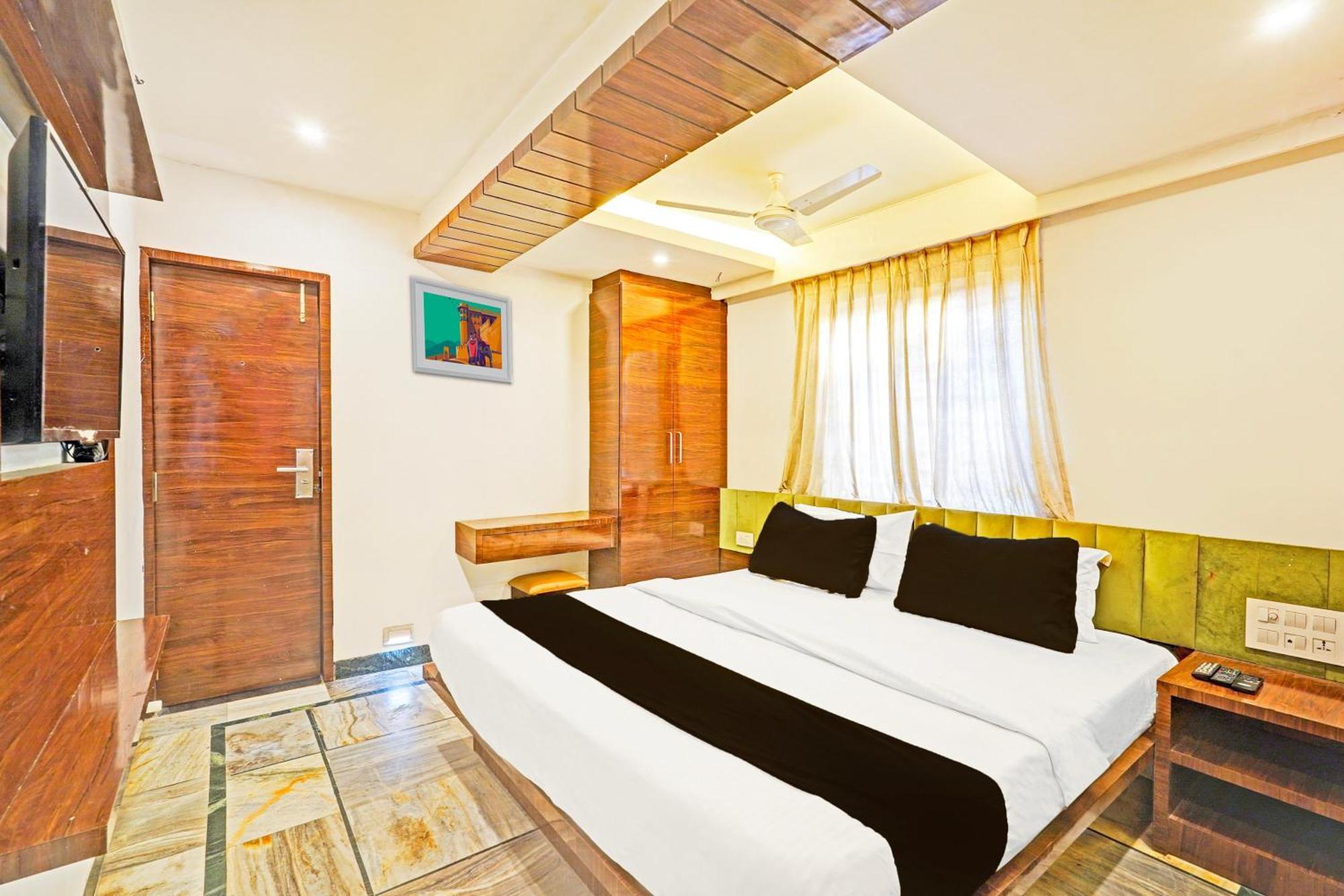 Hotel O Admire Suit Csennai Kültér fotó