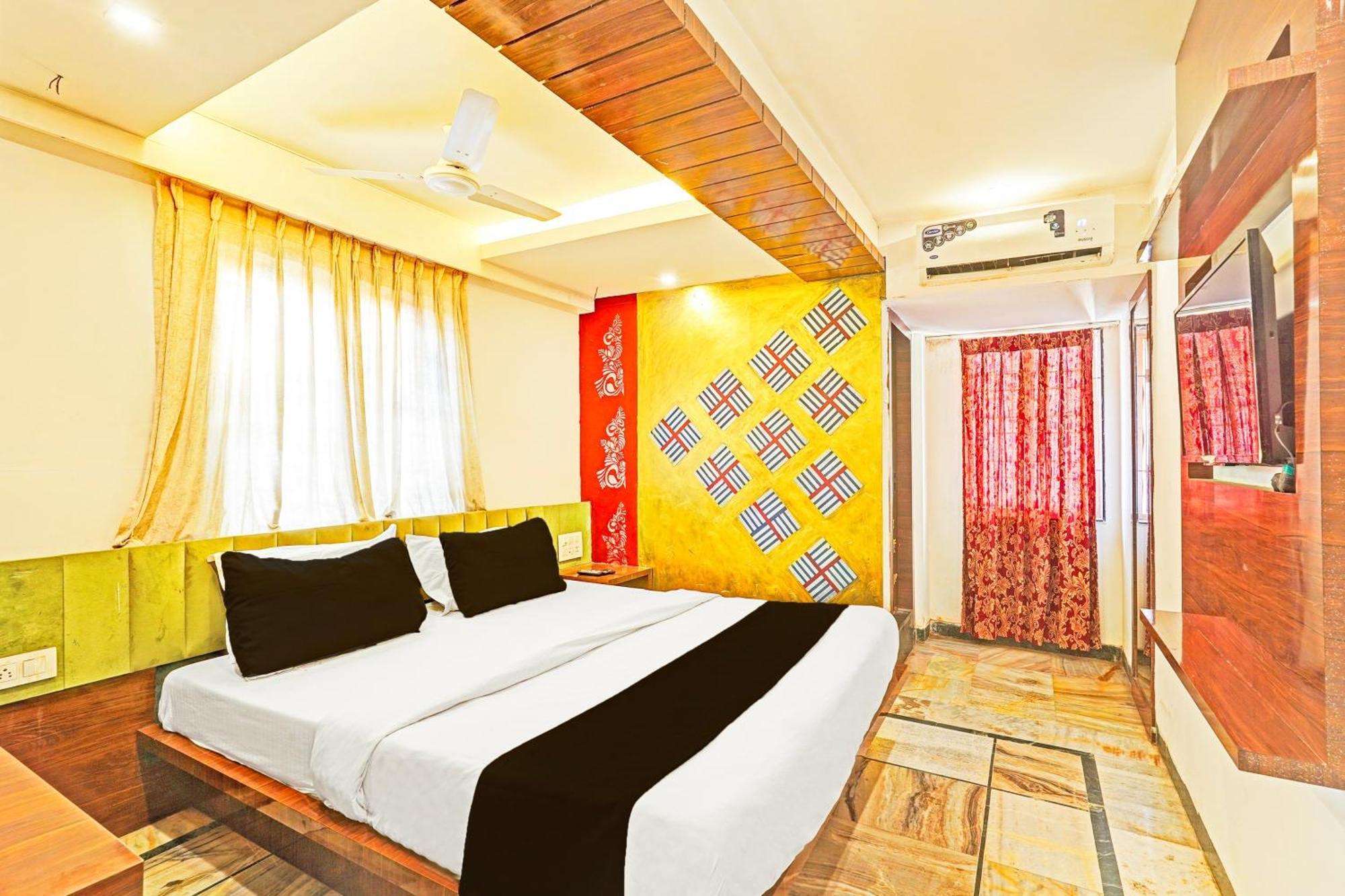 Hotel O Admire Suit Csennai Kültér fotó